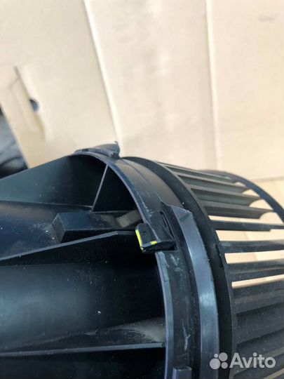 Мотор печки Volvo 31390437