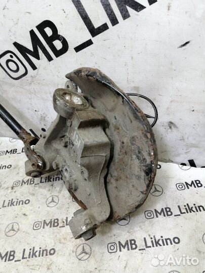 Кулак задний правый Nissan Teana J31