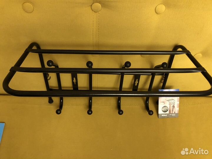 Вешалка на 4 крючка. Настенная вешалка