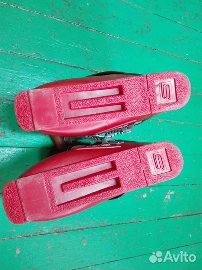 Продаю горные лыжи, ботинки и индезит