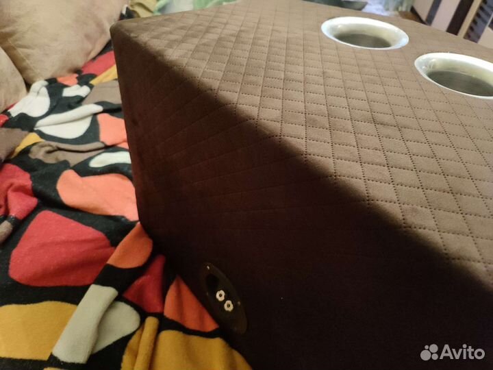 Сабвуфер в машину, обшит красивым материалом