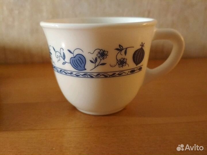 Чашки кофейные с блюдцами разные