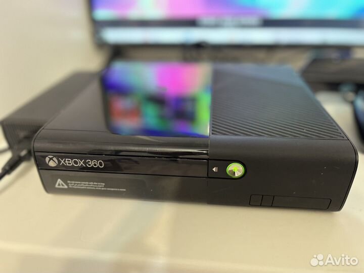 Xbox 360Е freeboot RGH3+58игр+2джоя & kinect