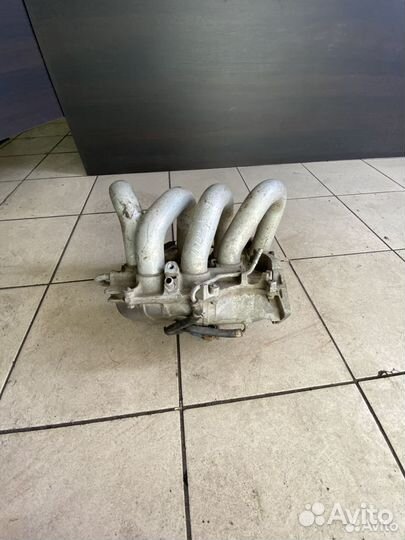Впускной коллектор Nissan Primera P12
