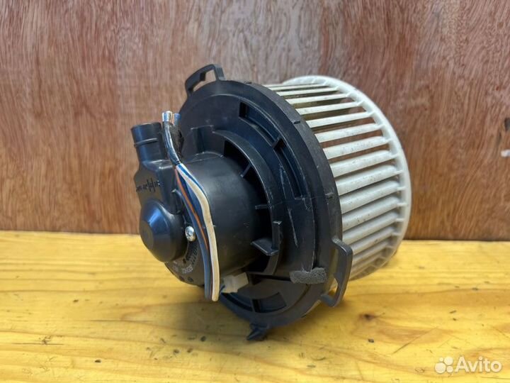 Мотор печки Mazda Premacy crew lfve 2008