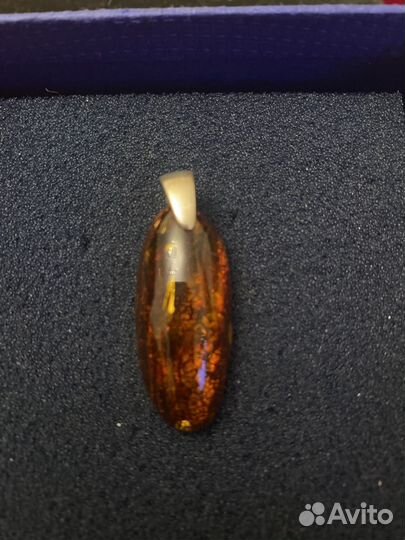 Кулон с янтарем