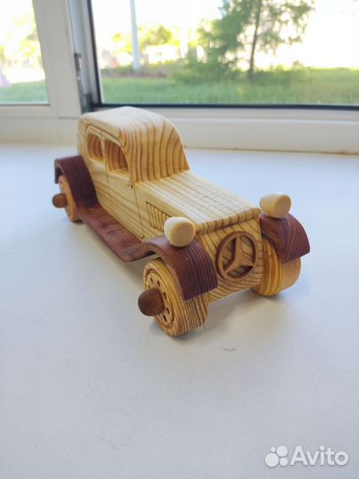 Машинка из дерева Mercedes