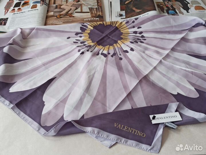 Платок Шелковый Valentino Ромашка новый