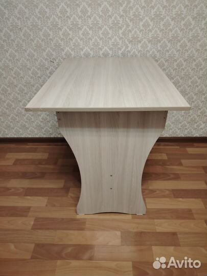 Кухонный стол