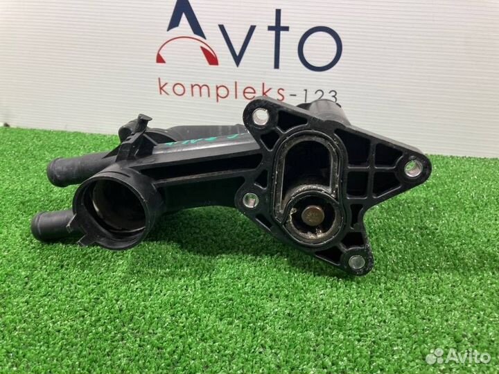 Корпус термостата Volkswagen Touran 1T cavc 2011