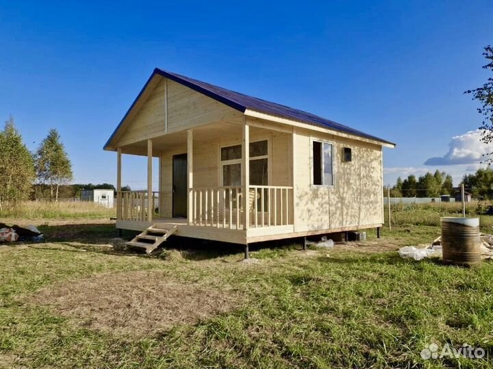 Каркасный дачный домик на сваях