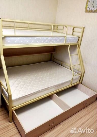 Двухъярусная кровать