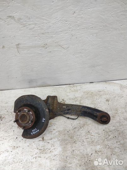 Кулак задний левый Mazda 3 BK седан