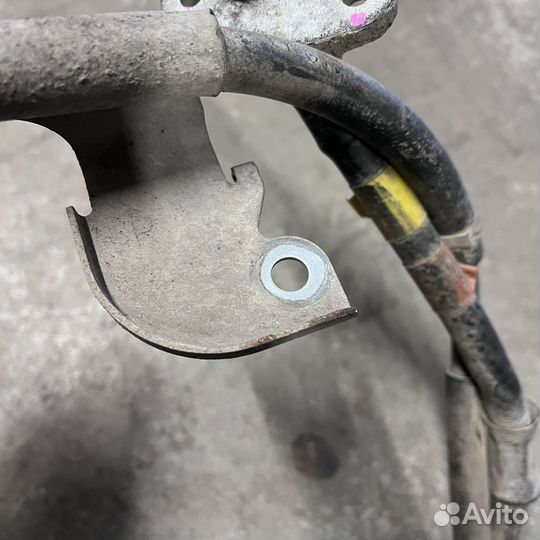 Трос ручника правый Toyota Hi Lux Hilux 2015-20