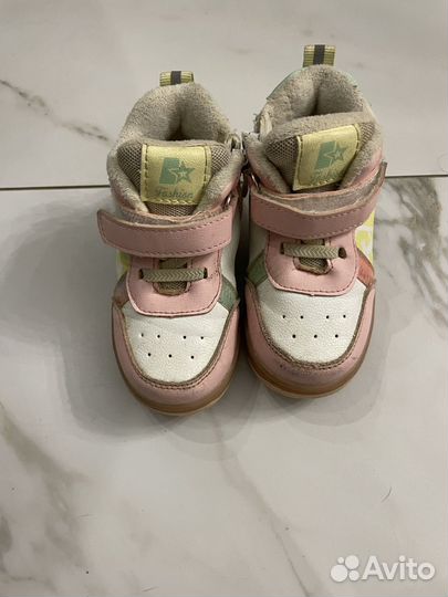Кроссовки детские 22