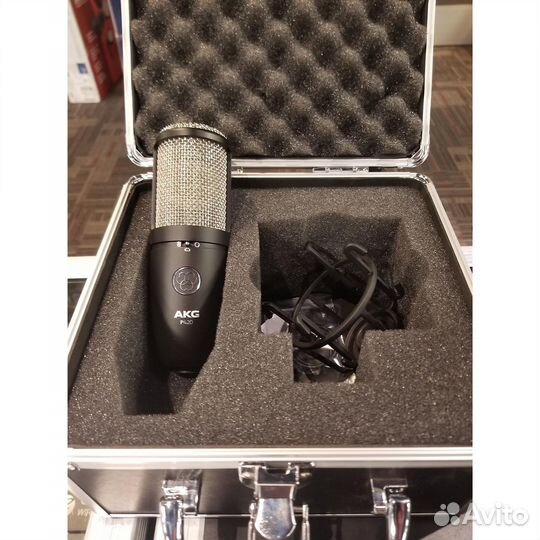 Студийный микрофон AKG p420