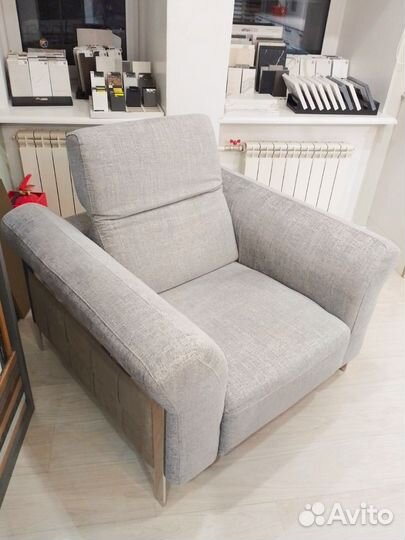 Кресло с регулируем ой спинкой