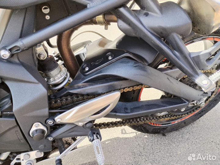 Мотоцикл Triumph street triple 675l