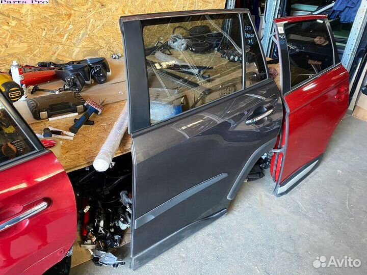 Дверь задняя левая Toyota Rav4