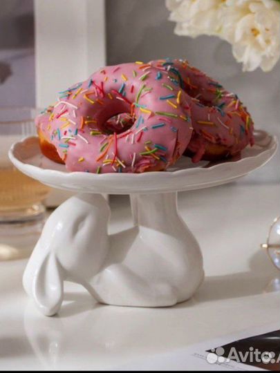 Тортница Кролик с тарелочкой