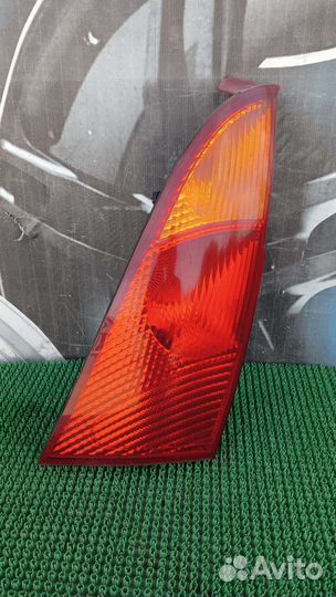 Фонарь задний правый ford focus 1