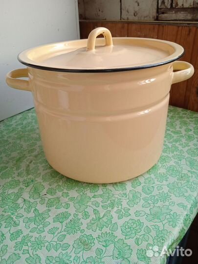 Кастрюля эмалированная новая