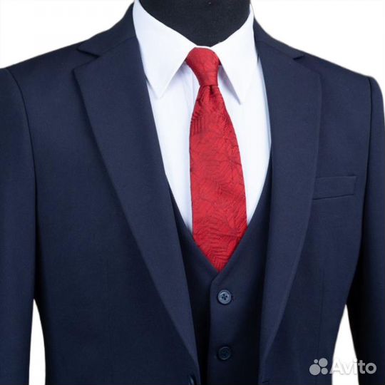 Мужской костюм в бизнес класс темно синий