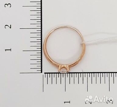 Кольцо с синтетическим камнем Золото