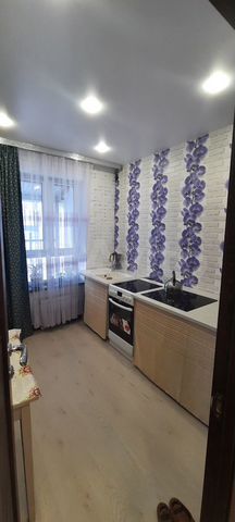 3-к. квартира, 54 м², 1/17 эт.