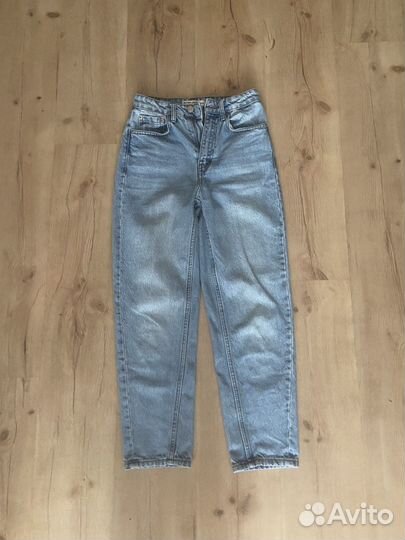 Джинсы mom