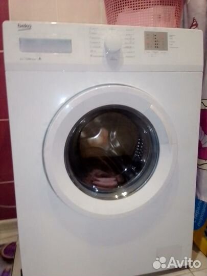 Стиральная машина Beko (машинке меньше 2-х лет)