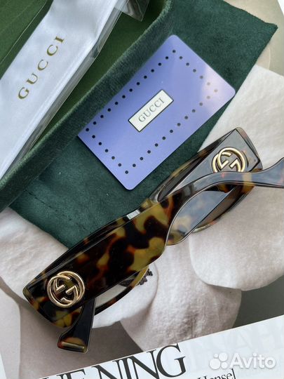 Очки солнцезащитные Gucci