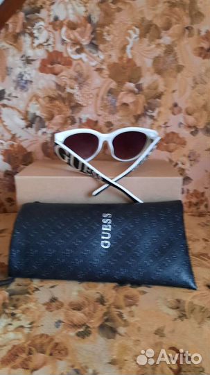 Солнцезащитные очки женские guess