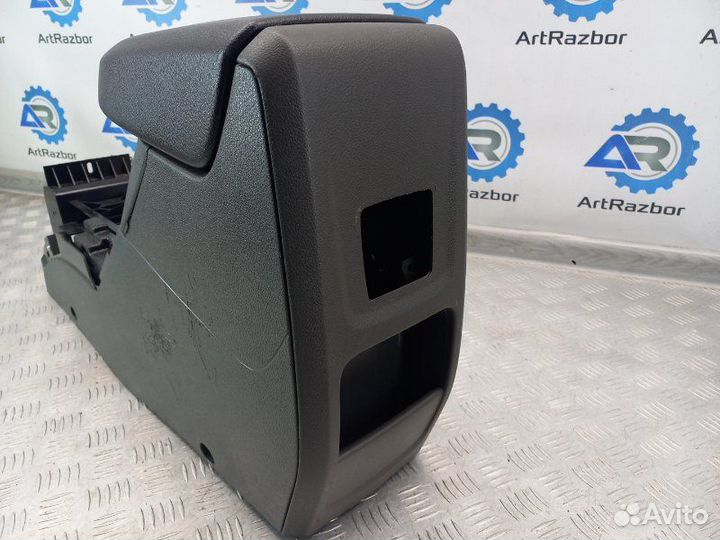 Подлокотник с консолью Ford Kuga 2.0 G6DG 136Л.С