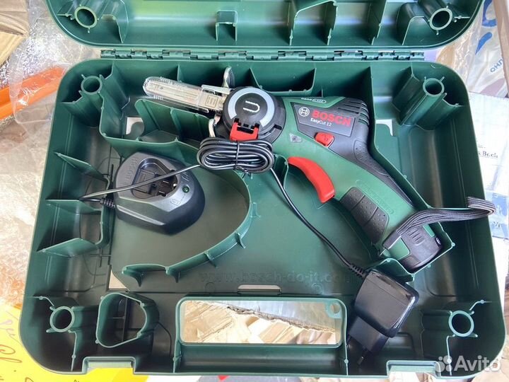 Цепная мини-пила Bosch EasyCut 12 аккумуляторная