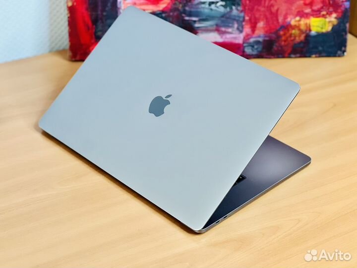 Macbook Pro 15 2017 i7/16/500GB с touch bar