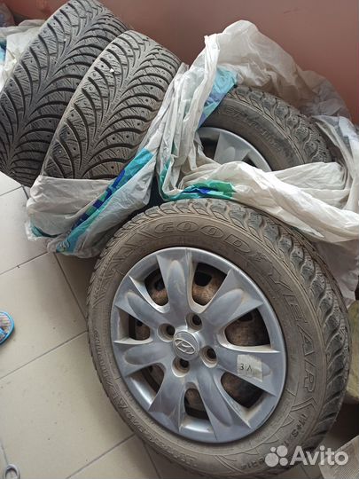 Goodyear UltraGrip Extreme 175/65 R14 82T