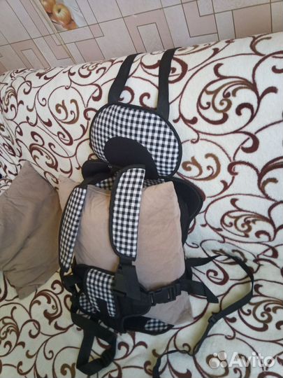 Детское бескаркасное автокресло 9-36 кг