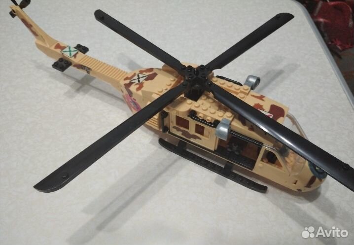 Конструктор пластиковый. Коробка