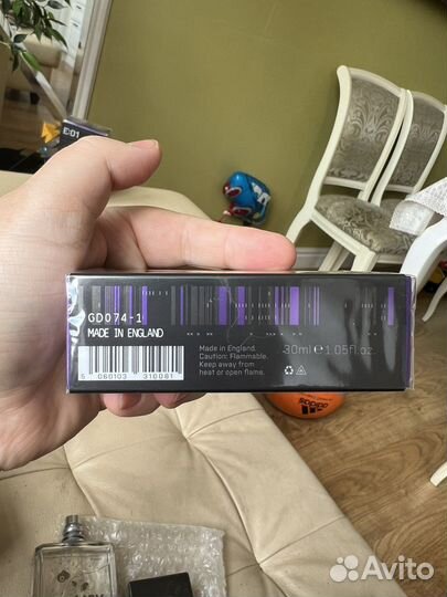 Escentric molecules 01