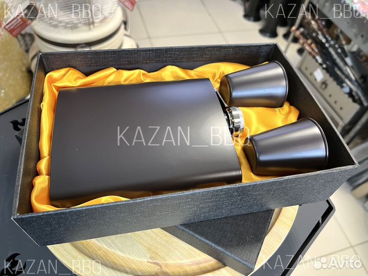 Подарочный набор «Фляга и два стаканчика»