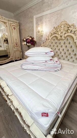 Комплетк одеяло и подушки TAC