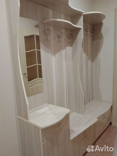 Вешалка в прихожую