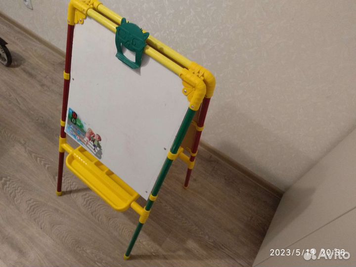 Мольберт, доска для рисования