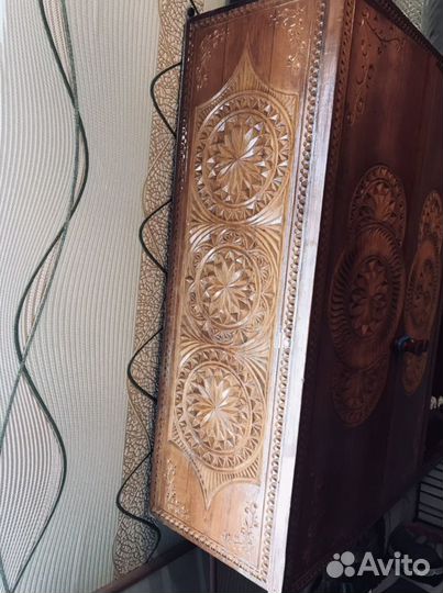 Полка настенная резная