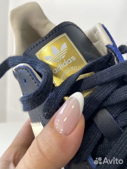 Кроссовки adidas женские 37