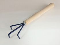 Рыхлитель 3-х зубый с деревянной ручкой Р-3-1/м
