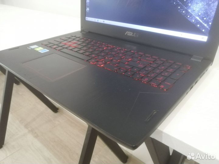 Игровой ноутбук asus Full HD i5/GTX1060/SSD