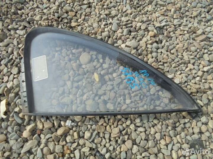 Стекло боковое заднее правое Toyota Camry SV30