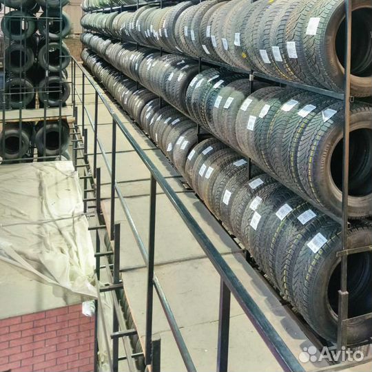 Zeta Antarctica Ice 215/55 R16 97T